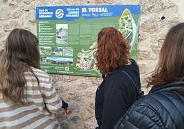 El recorrido se ha señalizado en diversos puntos de la zona del Monte Tossal.