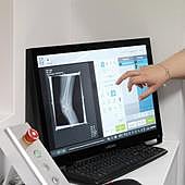 La falta de anestesistas en Alicante retrasa operaciones y obliga a traer médicos desde Valencia