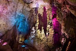 Interior de las Cuevas de Canelobre de Busot.