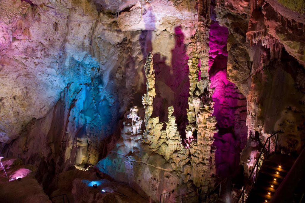 Interior de las Cuevas de Canelobre de Busot.