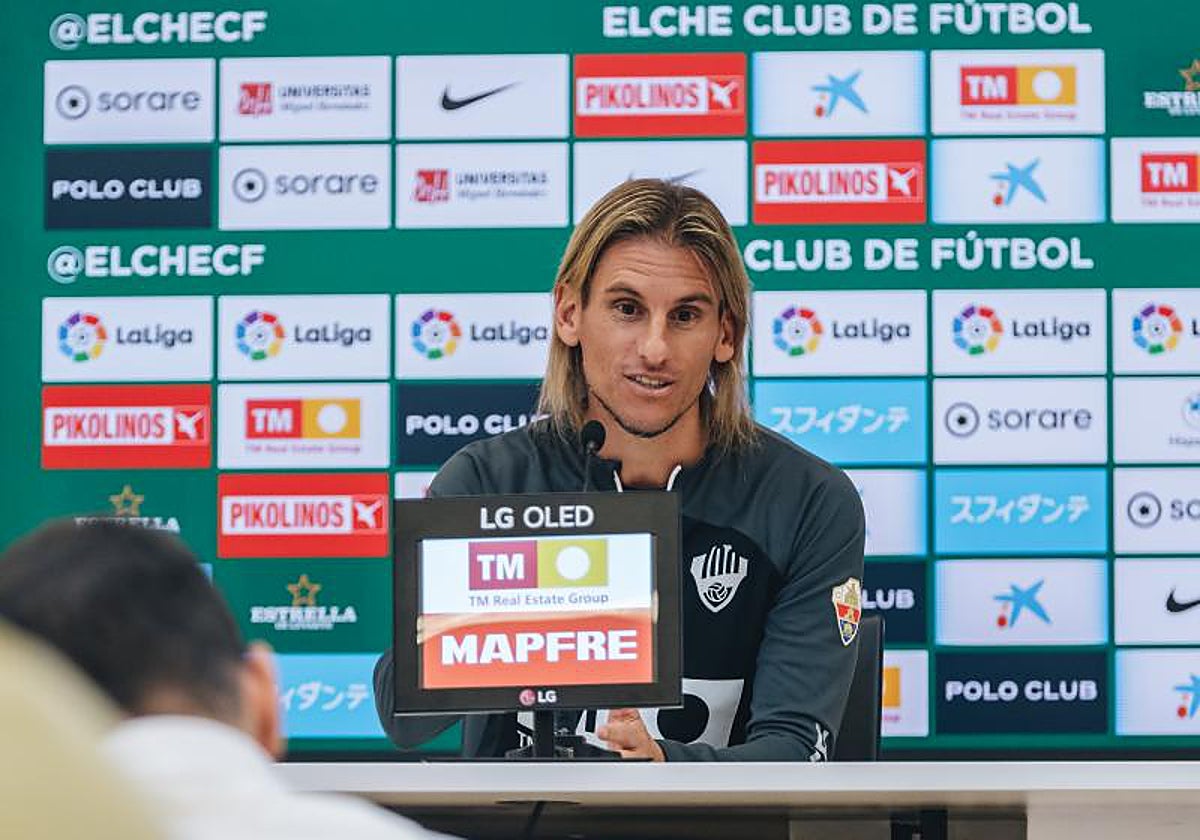 Sebastián Beccacece, en la sala de prensa del Martínez Valero.