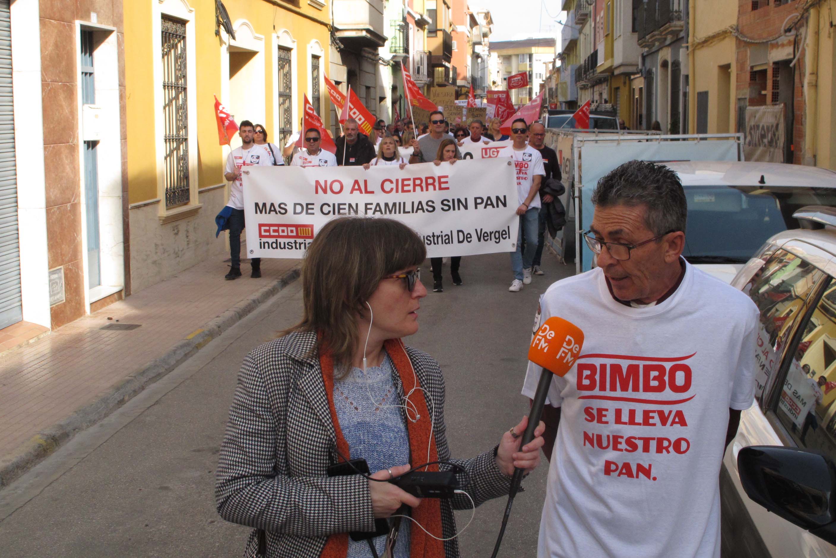 Manifestación contra el cierre de Bimbo en El Verger: «Se llevan nuestro pan»
