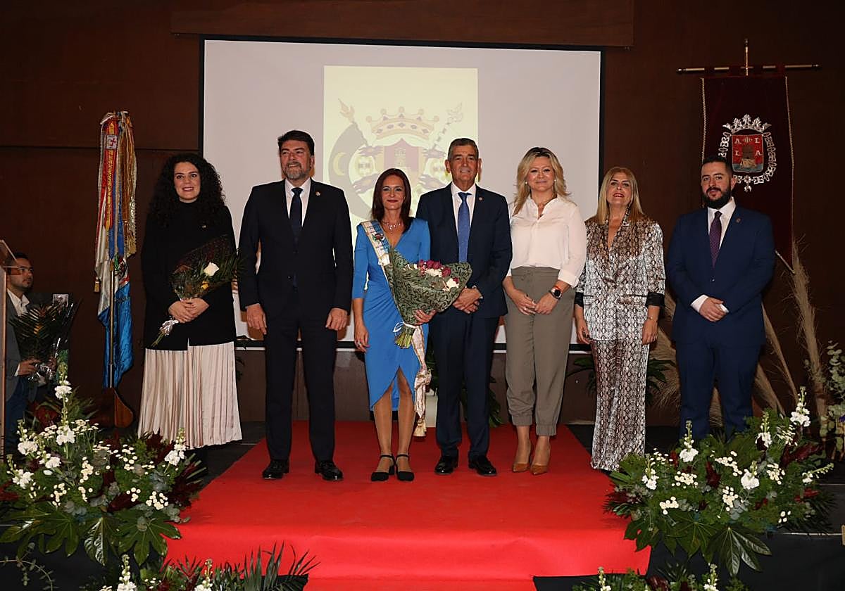 Proclamación de Mari Carmen Reus como abanderada mayor de los Moros y Cristianos de Alicante.