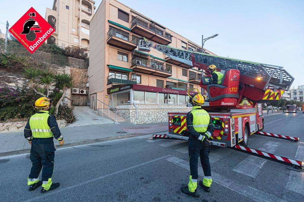 Rescate de los vecinos desalojados en El Campello
