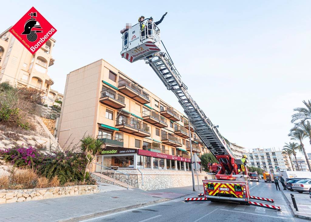 Rescate de los vecinos desalojados en El Campello