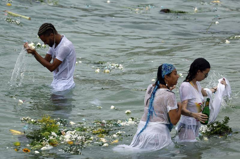 Imagen principal - Parapsicología, estafas piramidales y santería: así son las sectas mayoritarias en Alicante