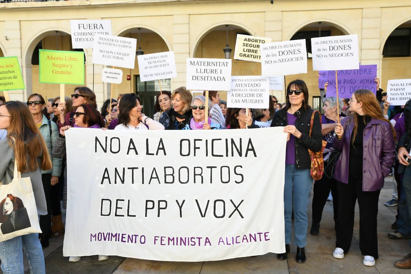 Protesta contra la &#039;oficina antiaborto&#039; de Alicante