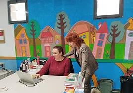 La concejala de Derechos Públicos, Begoña León, en el servicio Pangea.