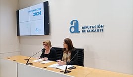 Las diputadas provinciales Ana Serna y Marina Saéz, durante la presentación de anteproyecto de presupuestos.