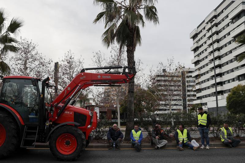 El campo estalla y amenaza con bloquear las grandes ciudades