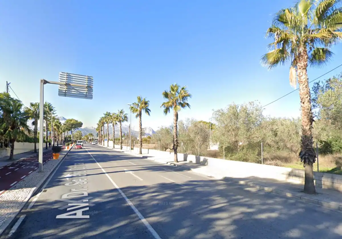 Imagen principal - Fallece un joven de 20 años en Benidorm tras sufrir un accidente de moto