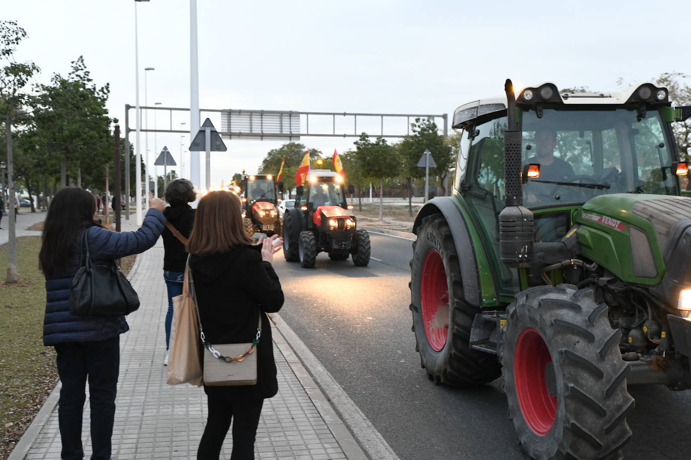 La tractorada de Elche en imágenes