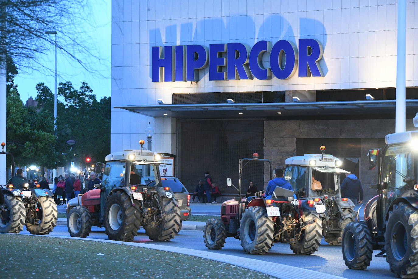 La tractorada de Elche en imágenes