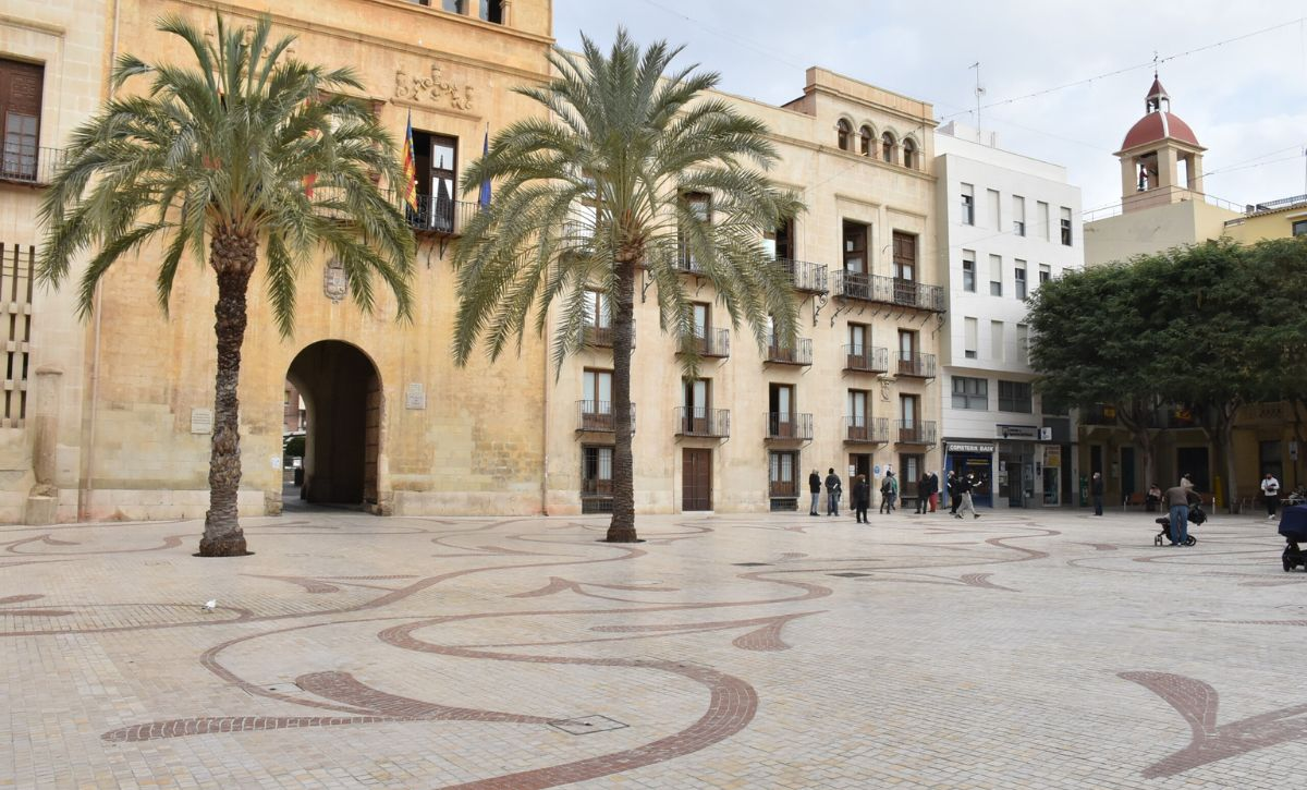 Imagen de archivo de la plaza de Baix.