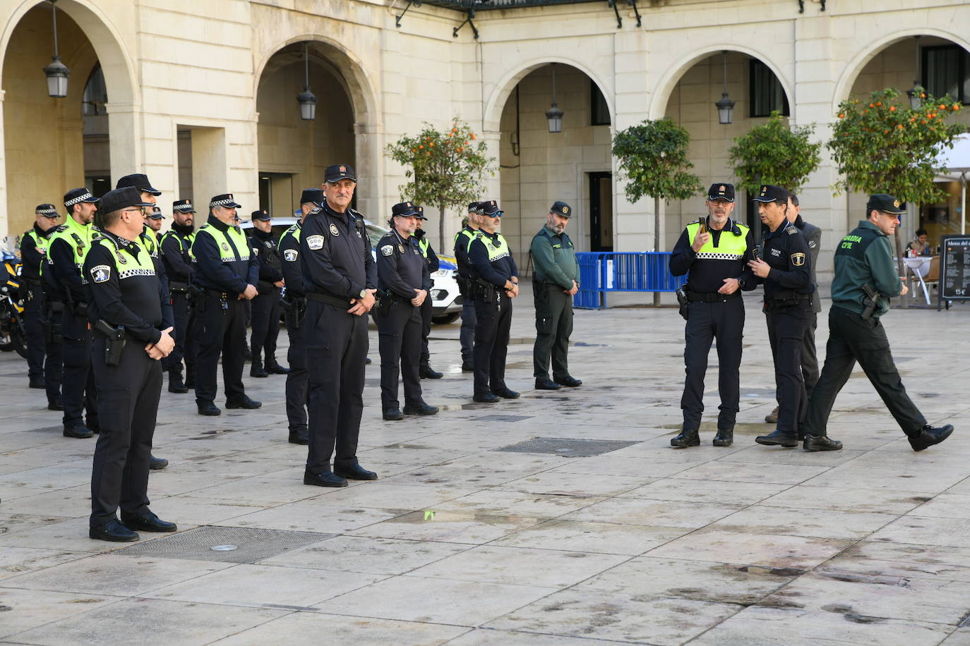 La provincia de Alicante se suma a la condena por el asesinato de dos guardias civiles en acto de servicio en Barbate