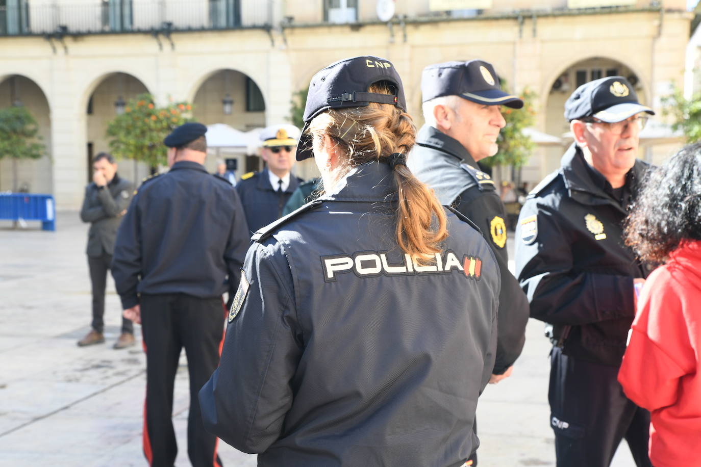 La provincia de Alicante se suma a la condena por el asesinato de dos guardias civiles en acto de servicio en Barbate