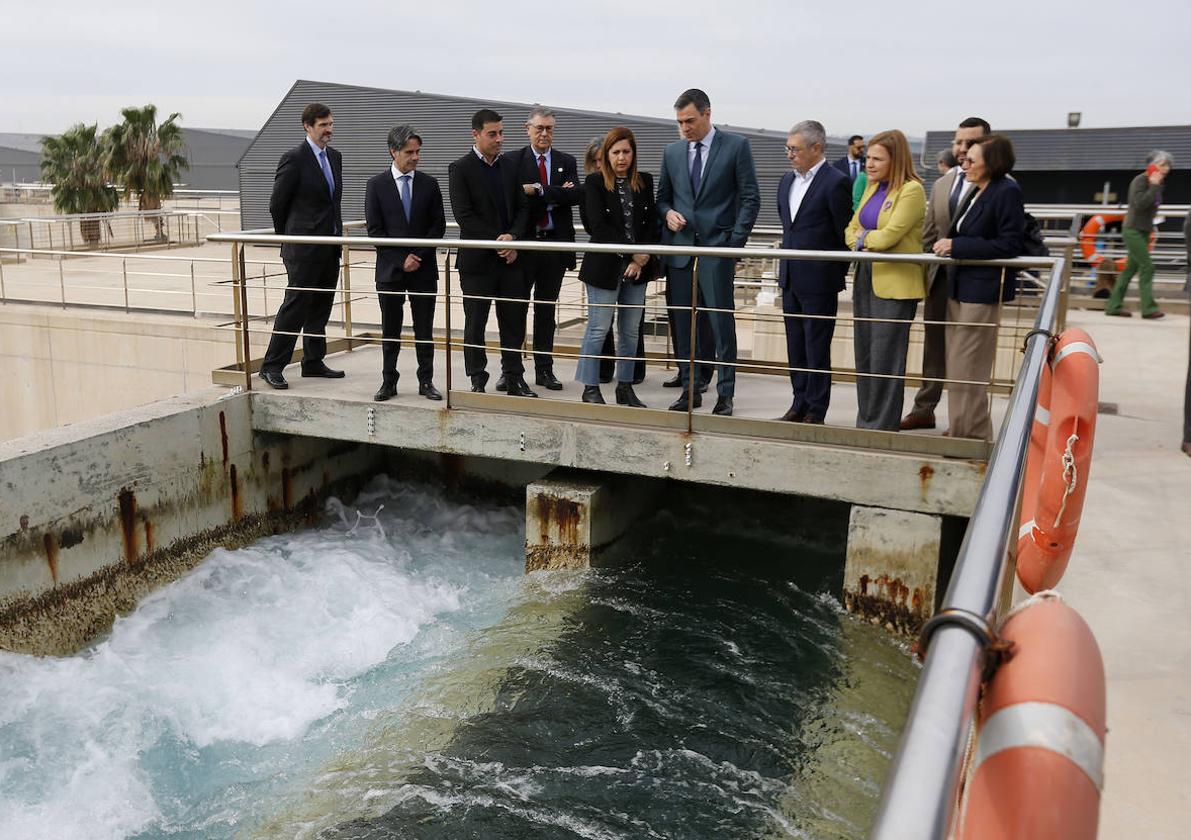 Así ha sido la visita de Pedro Sánchez a la desaladora de Torrevieja