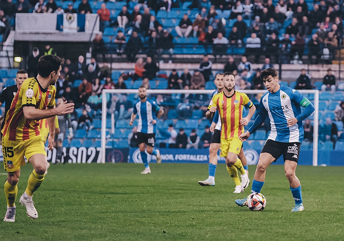 Nico Espinosa, durante el Hércules-Sant Andreu.