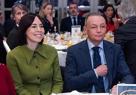 La ministra de Ciencia, Diana Morant, con el presidente de la CEV, Salvador Navarro.