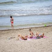 La playa de San Gabriel estrenará pasarelas, lavapiés y socorristas este verano