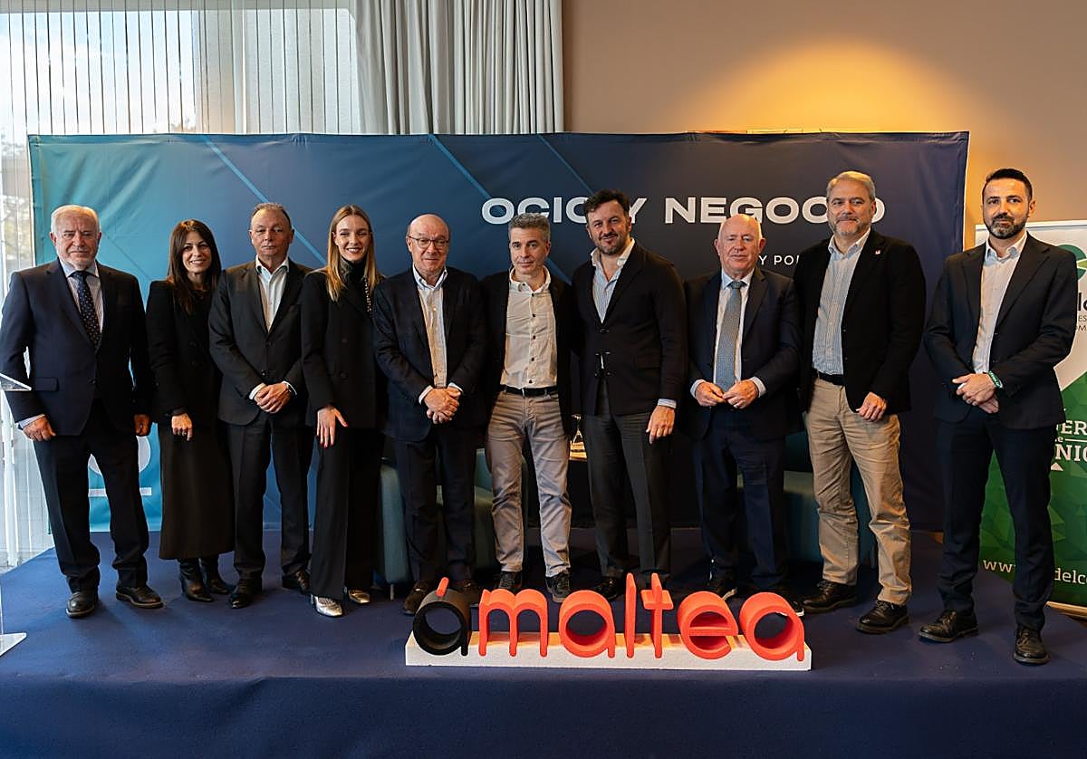 Participantes en el desayuno de Ocio y Negocio celebrado este viernes en Elche.