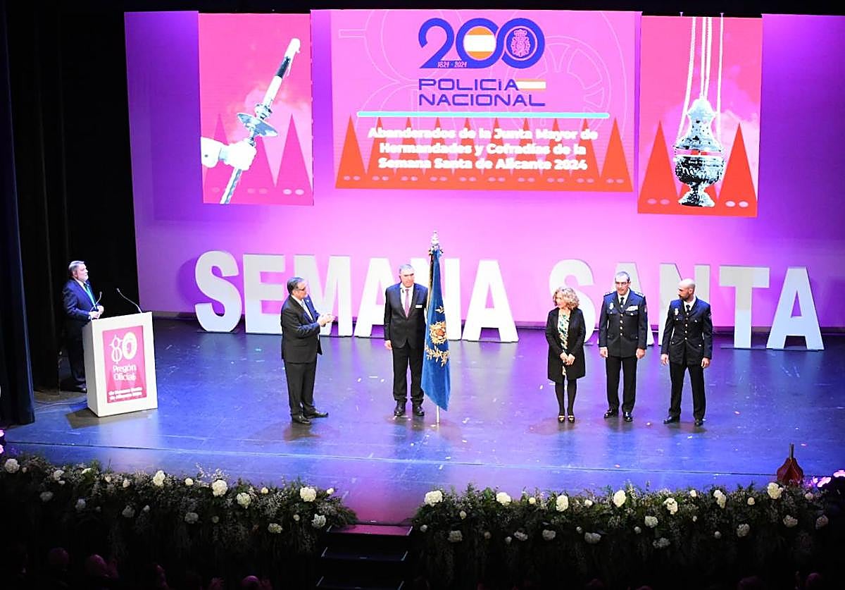 Pregón de la Semana Santa alicantina, celebrado este sábado en el Teatro Principal.