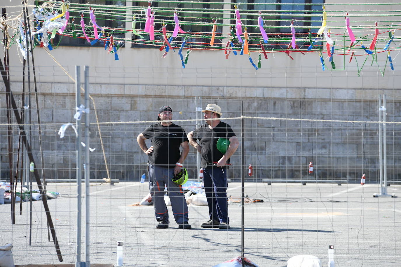 La mascletà de las Hogueras de Alicante en el ADDA, foto a foto