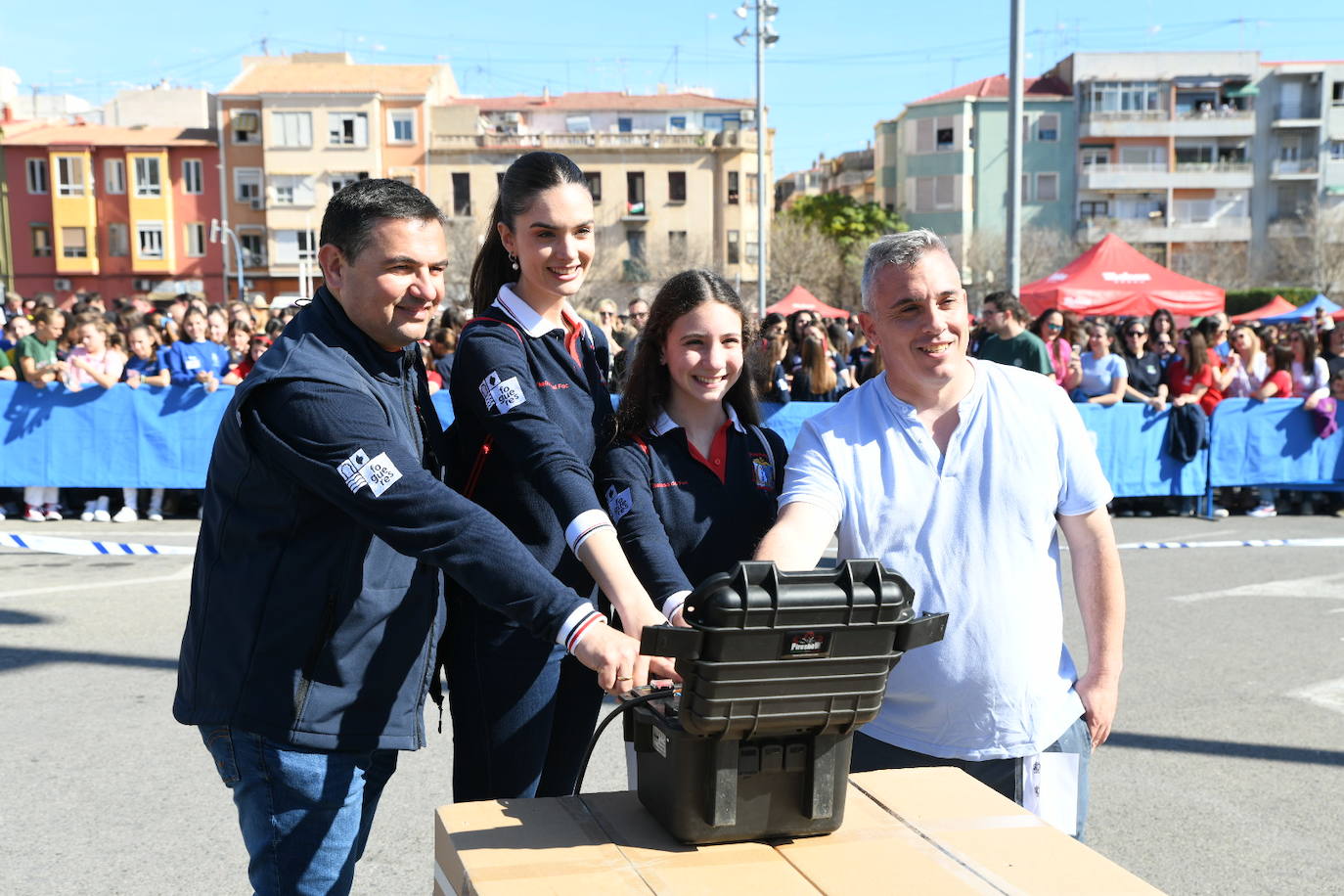 La mascletà de las Hogueras de Alicante en el ADDA, foto a foto