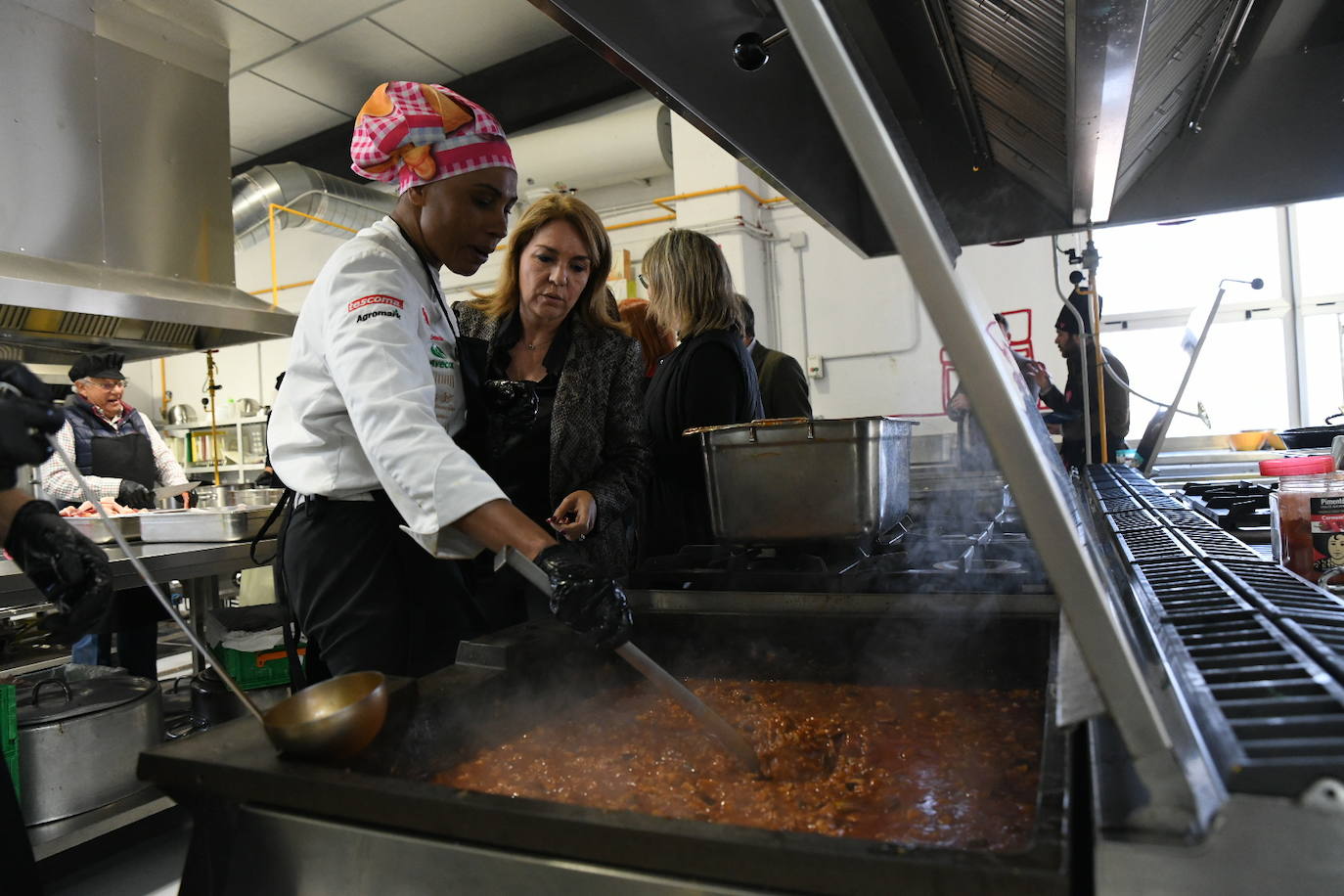 La vicepresidenta del Consell Susana Camarero visita Alicante Gastronómica