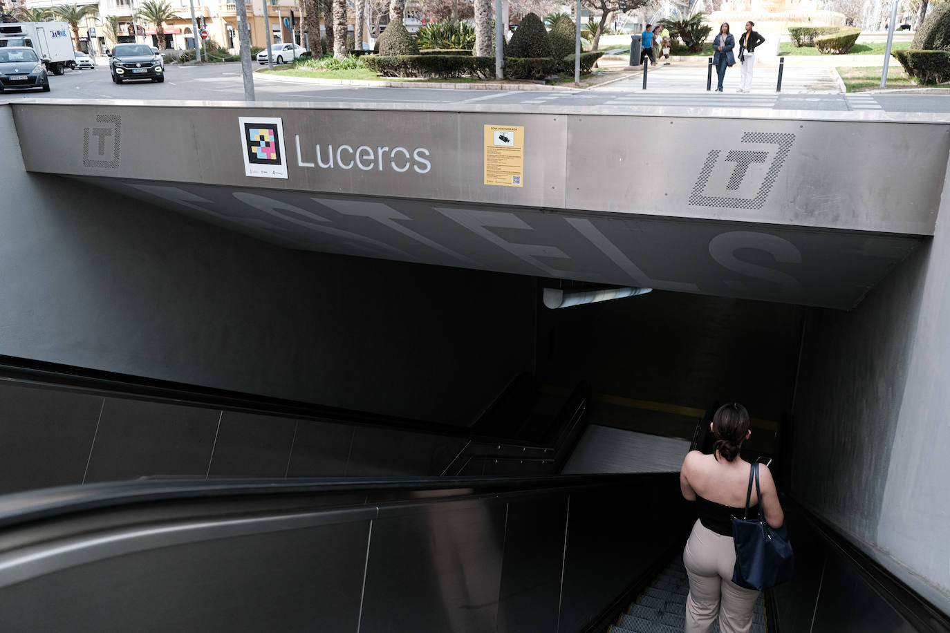 Primer día de reapertura de la estación del Tram en Luceros tras las obras