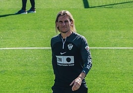 Sebastián Beccacece, durante un entrenamiento del Elche.