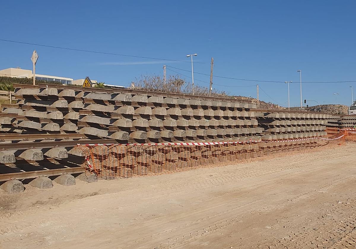 Vías acumuladas en Aguamarga.