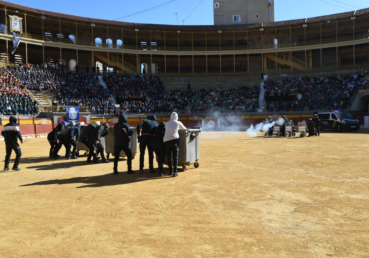 Imágenes de la espectacular exhibición de la Policía Nacional en Alicante