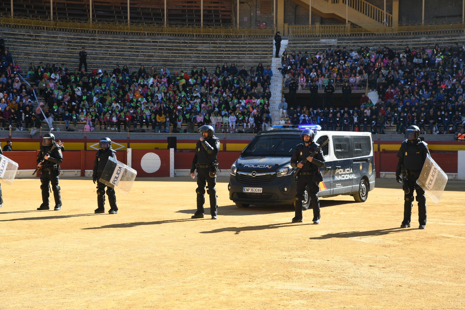 Imágenes de la espectacular exhibición de la Policía Nacional en Alicante