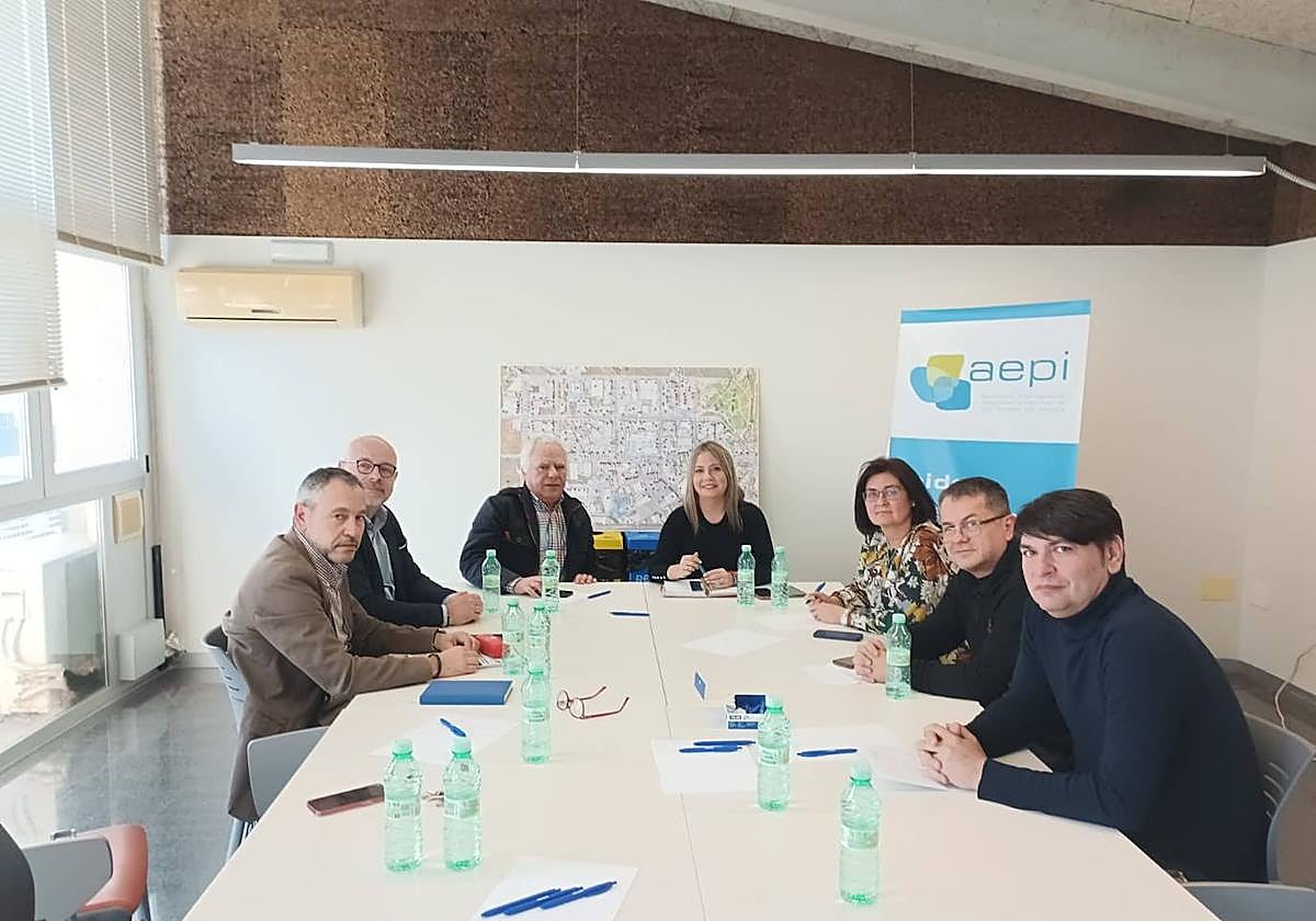 Reunión entre las asociaciones industriales y el Ayuntamiento de Sant Vicent del Raspeig.