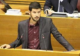Carles Esteve en una intervención en Les Corts Valencianes.