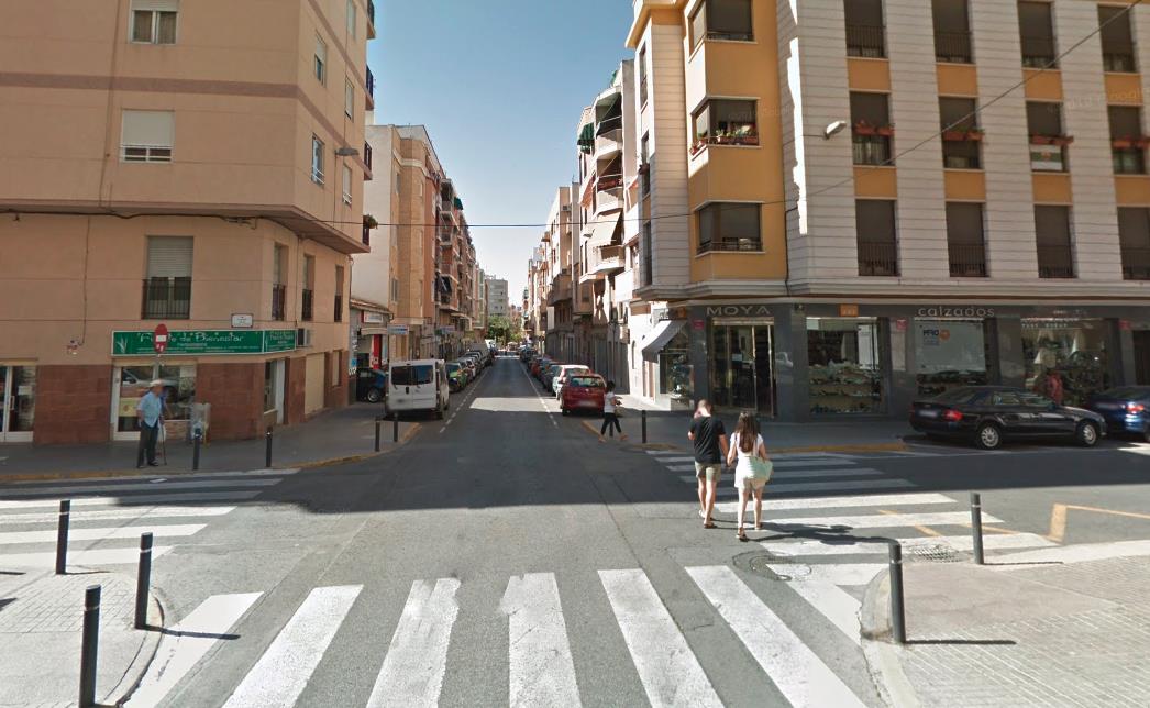 El atropello ha tenido lugar en una vía paralela a la avenida de la Libertad en el barrio de Carrús.