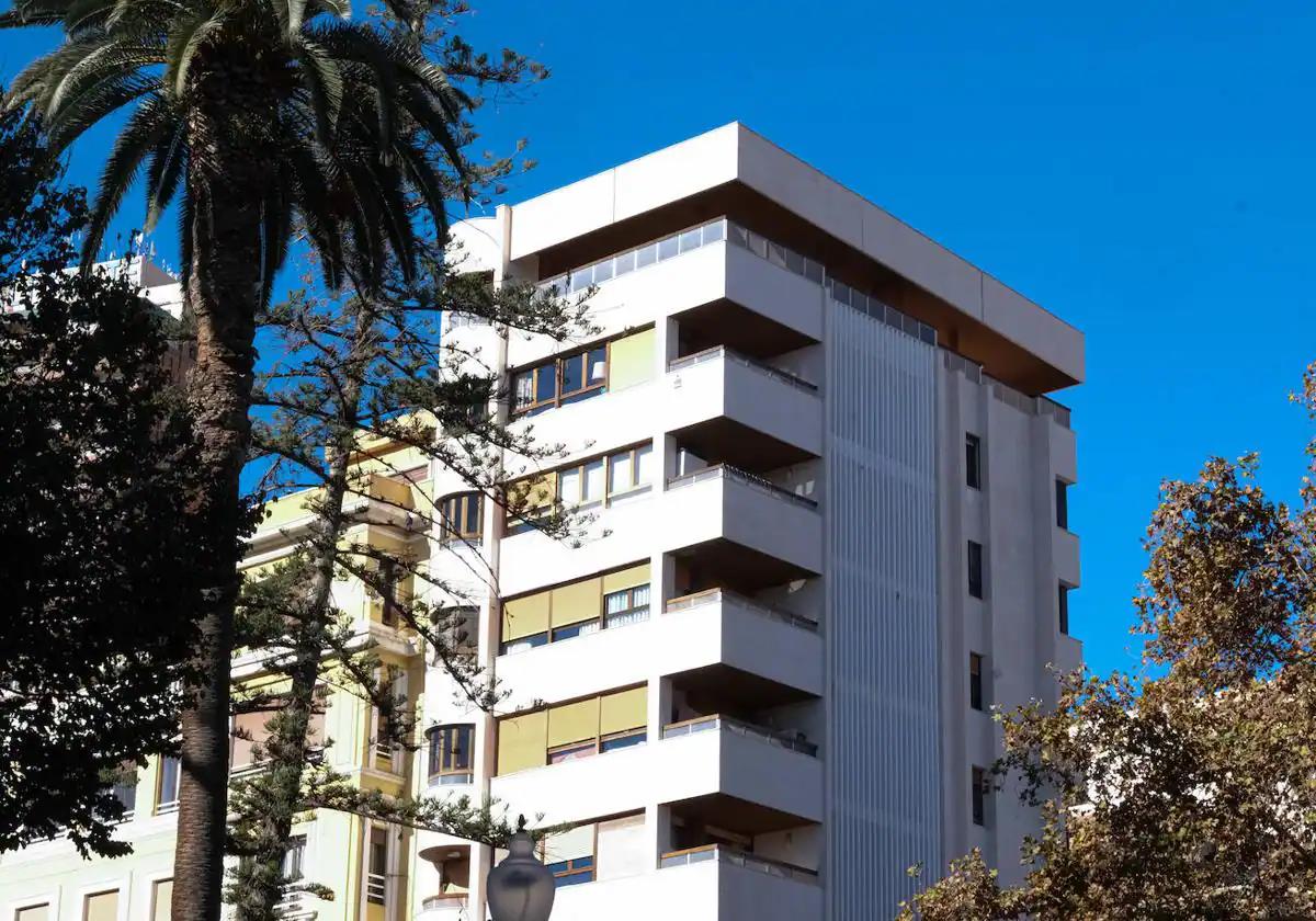 Imagen principal - Los alicantinos pagan alquileres a precios hinchados hasta un 60%