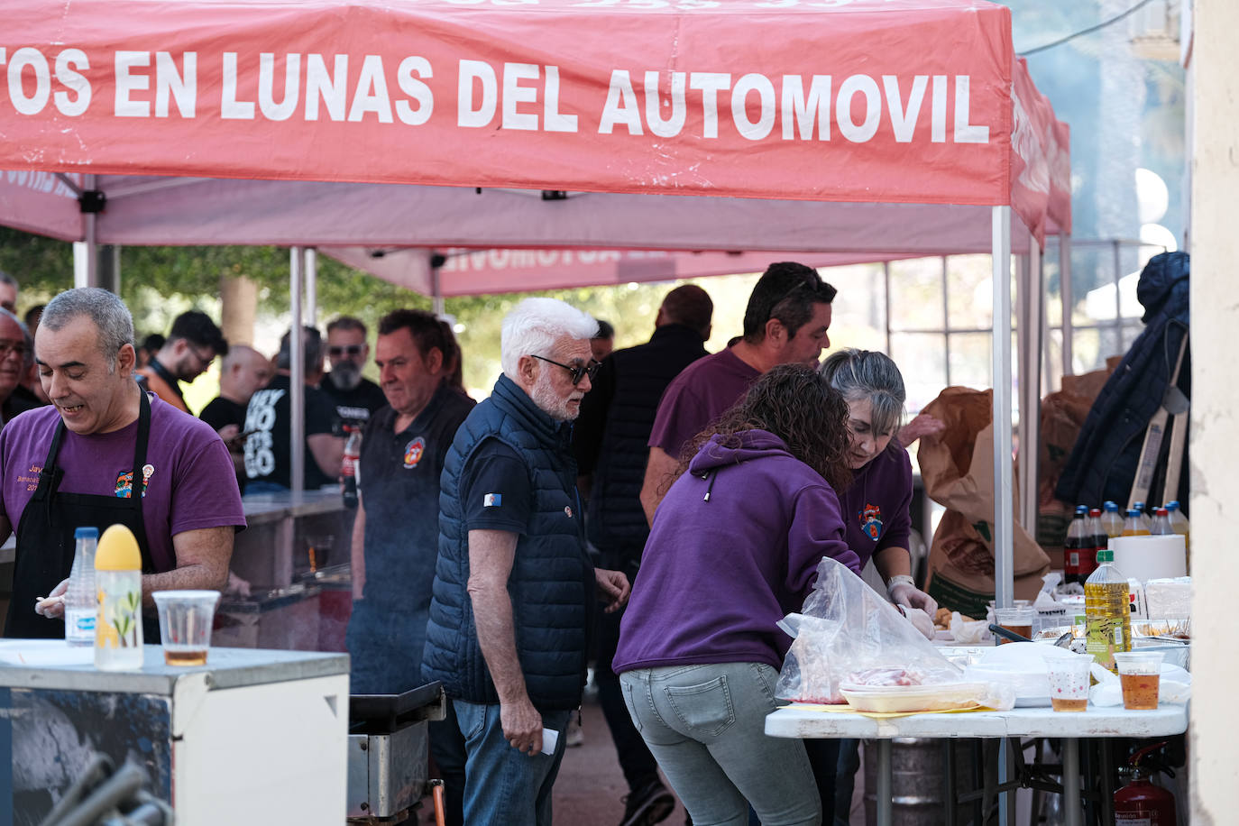 Cerca de 500 barraquers celebran su primer gran día