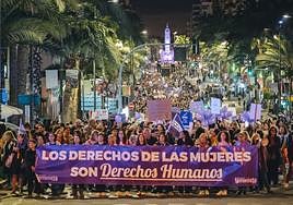 Manifestación con ocasión del 8M en Alicante en una imagen de archivo.