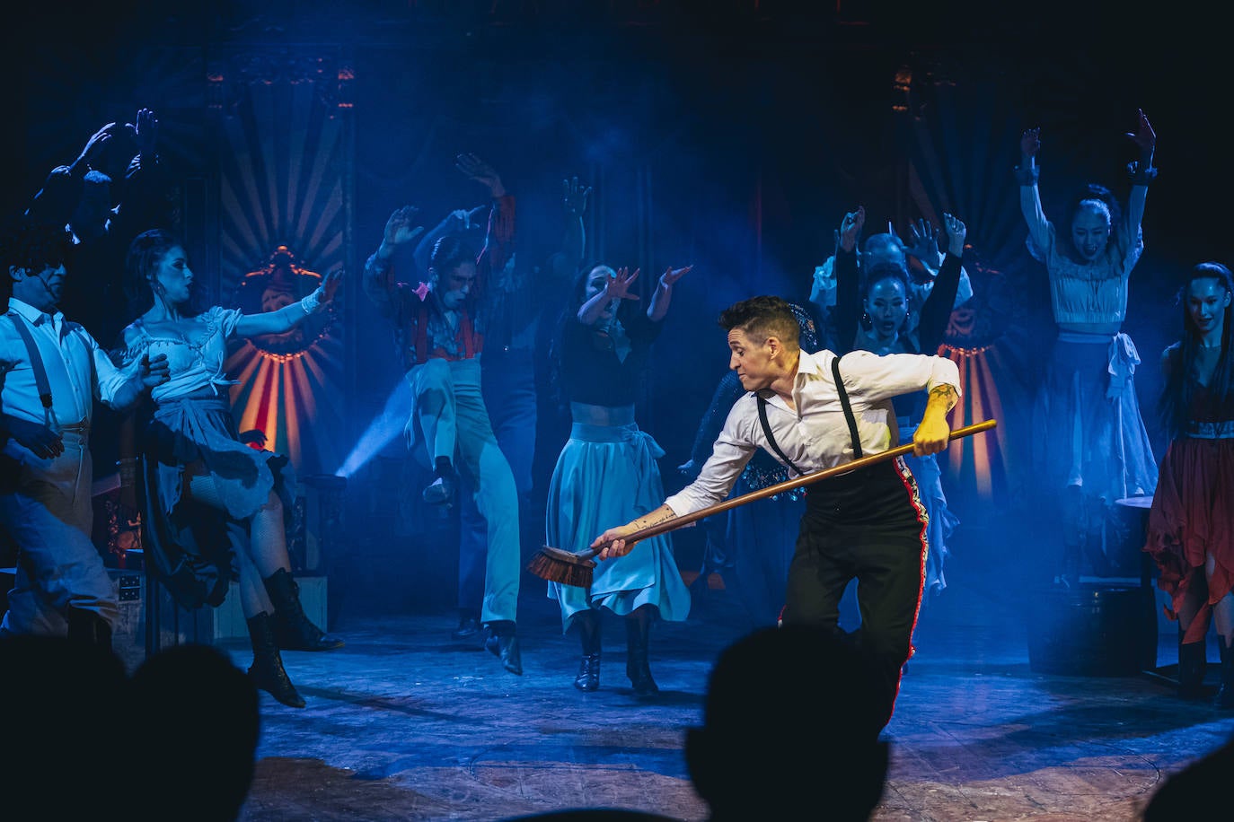 El Circo Raluy Legacy, un oasis de magia, riesgo y humor en Alicante