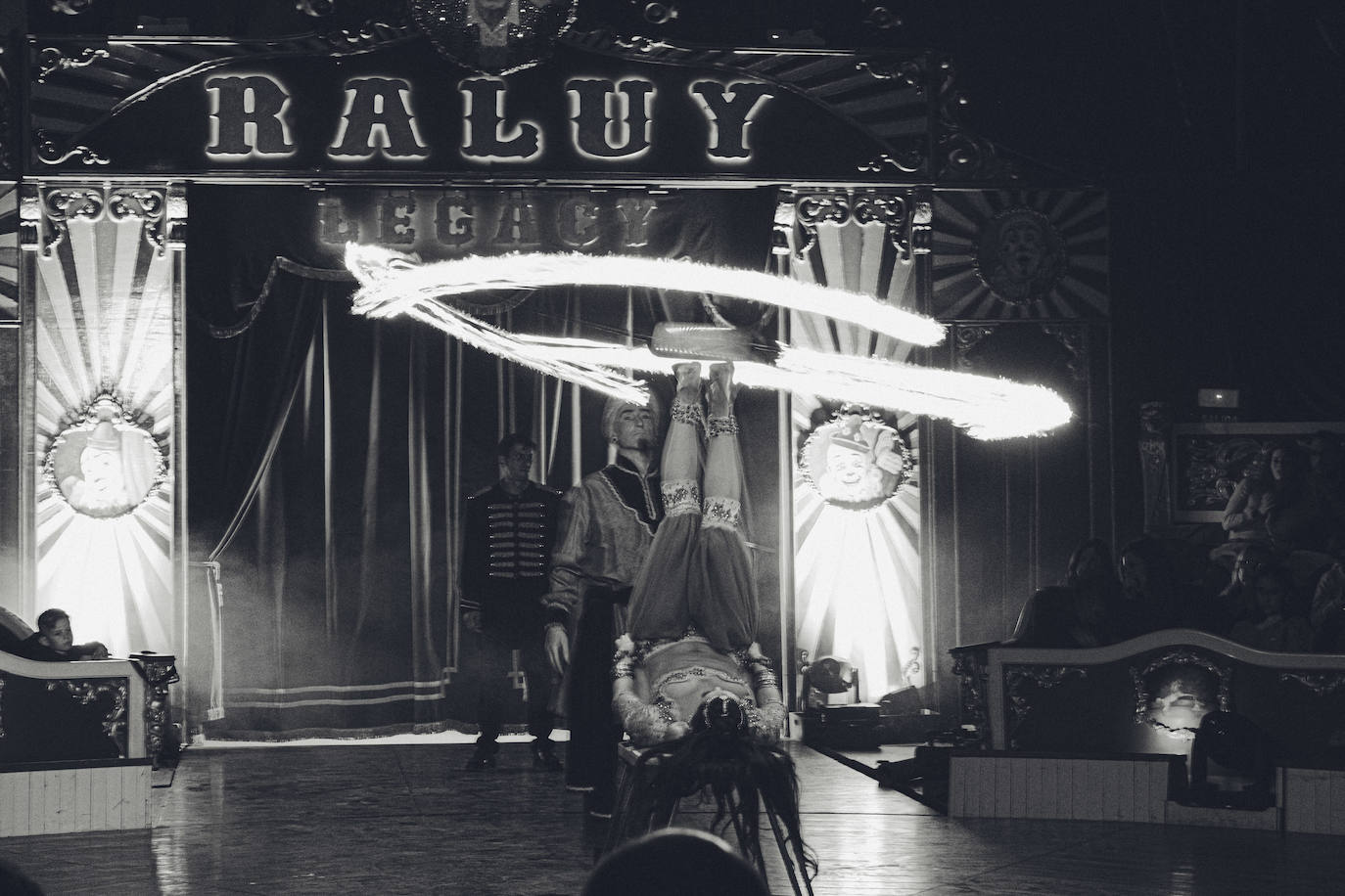 El Circo Raluy Legacy, un oasis de magia, riesgo y humor en Alicante