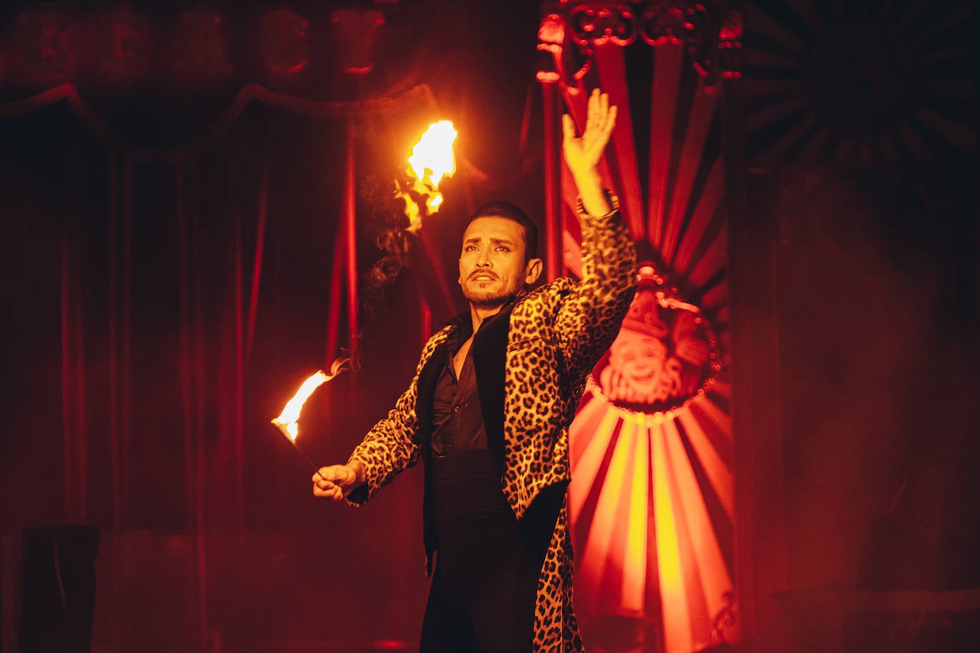 El Circo Raluy Legacy, un oasis de magia, riesgo y humor en Alicante