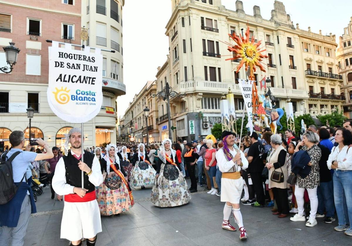 Desfile de las últimas convivencias, en Córdoba.