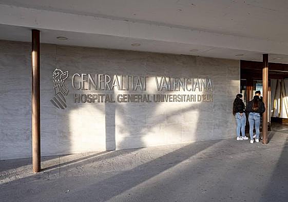 Zona de acceso al Hospital General Universitario de Elche.