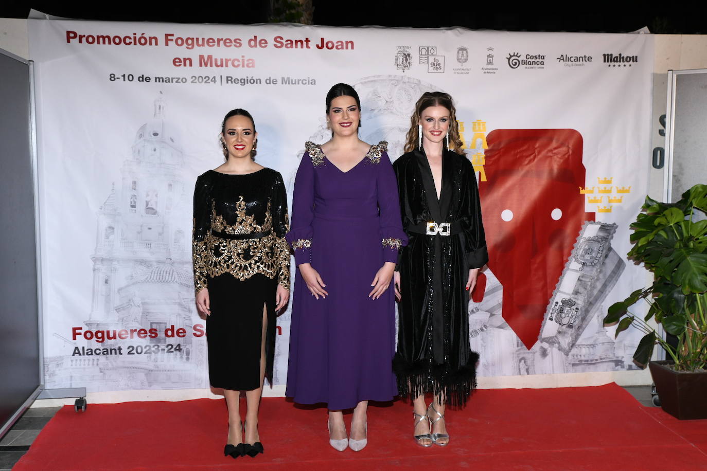 Todos los looks de las candidatas en la cena de gala en Murcia