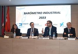 Mónica Ramírez, José Antonio Galdón, Jordi García Brustenga y Valentín Pich, en la presentación de la encuesta.