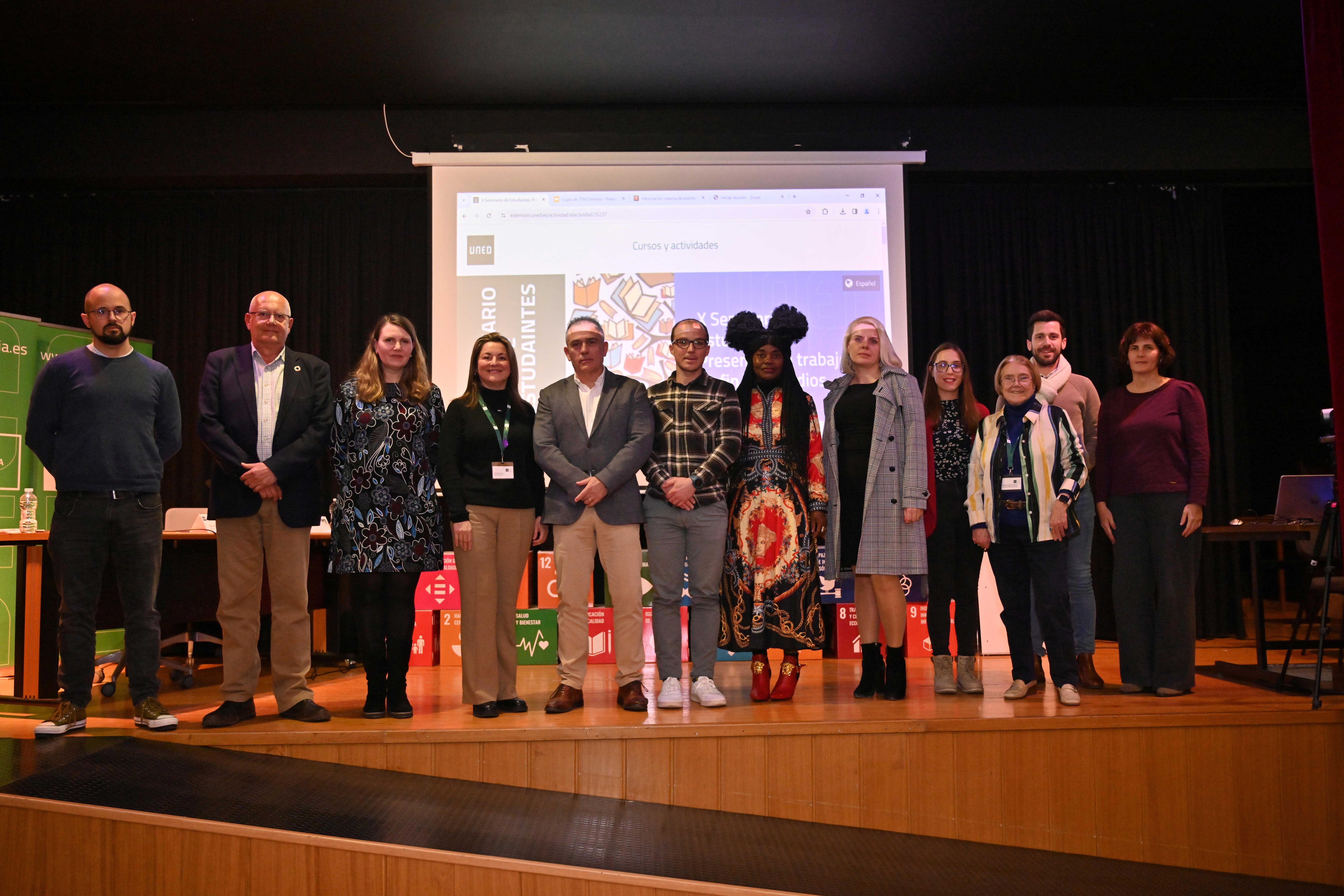 Los participantes en el X Seminario de Estudiantes de la UNED de Dénia.