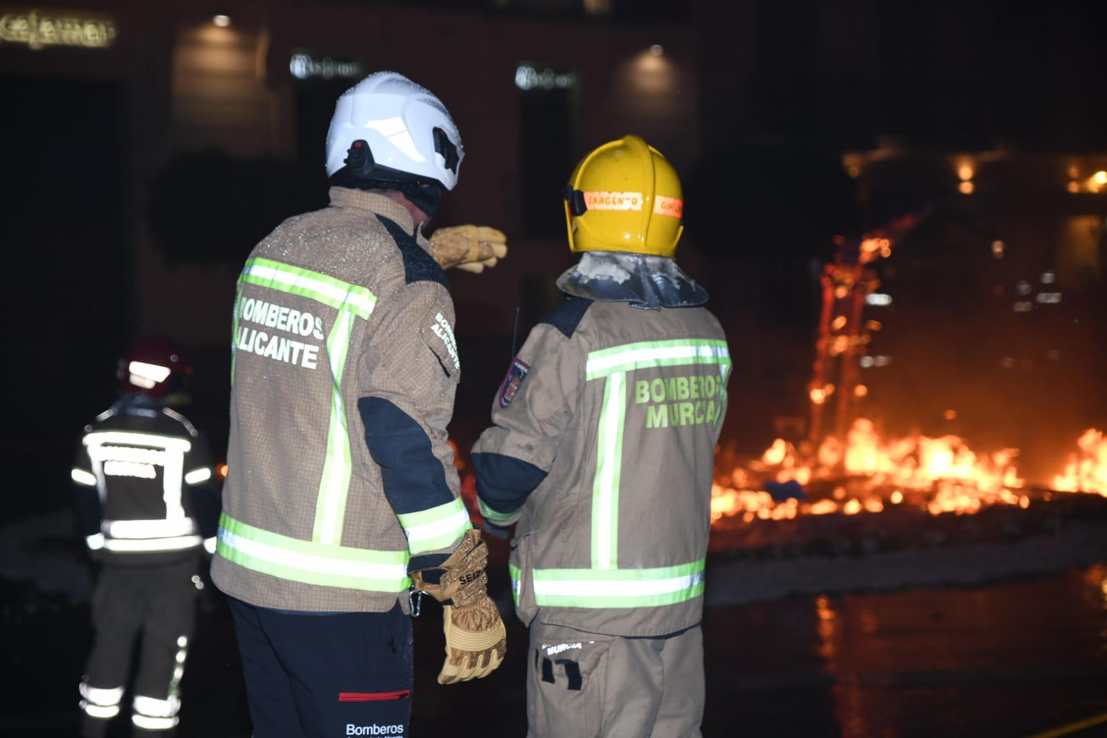 La cremà de las Hogueras de Alicante en Murcia, foto a foto