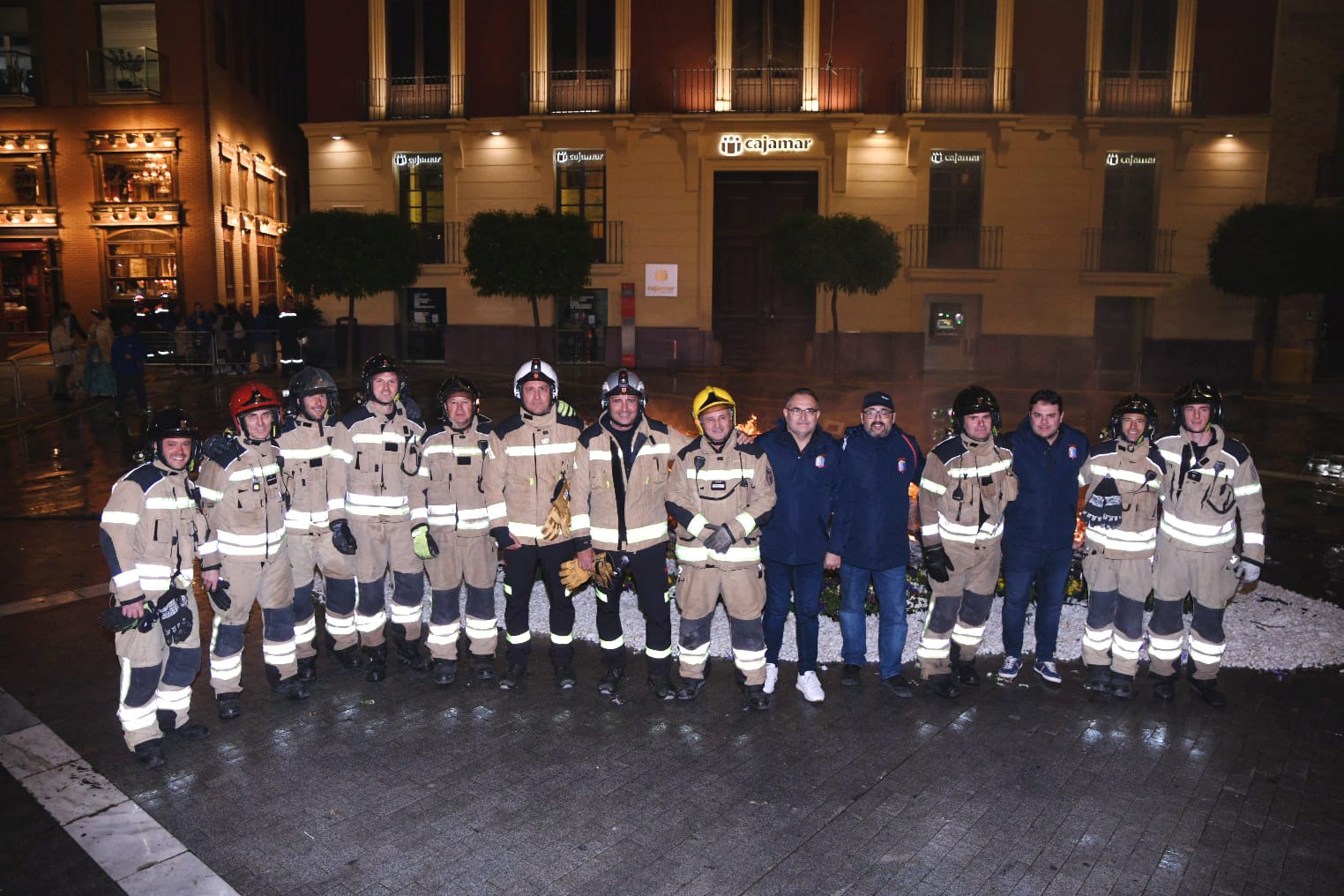 La cremà de las Hogueras de Alicante en Murcia, foto a foto